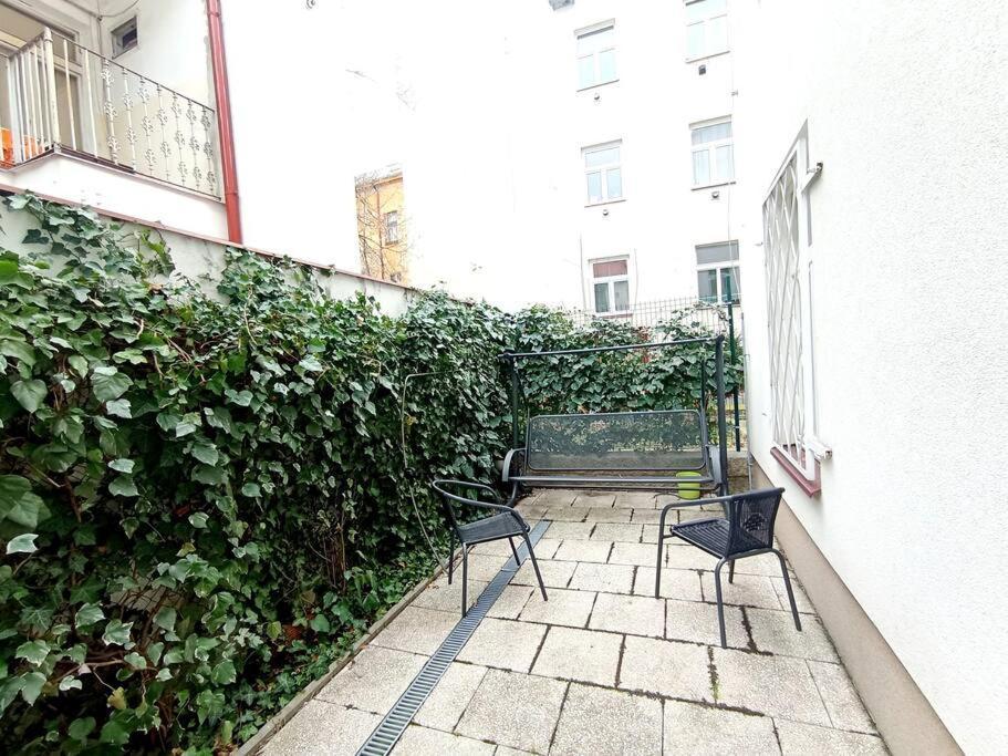 Apartment Captain Nemo Prague Ngoại thất bức ảnh